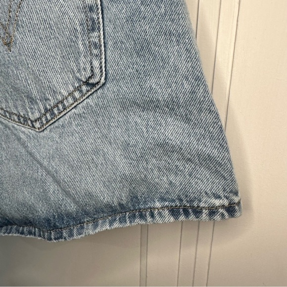 Levi’s High Waisted Mom Shorts women jean shorts size 32 - Picture 10 of 15
